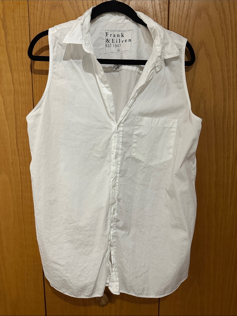 Frank & Eileen “Finley” White Sleeveless Poplin Button-Down Top.